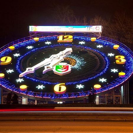Люкс В Центре Металлургов 31 Kr Apartments Krivij Rih Kültér fotó